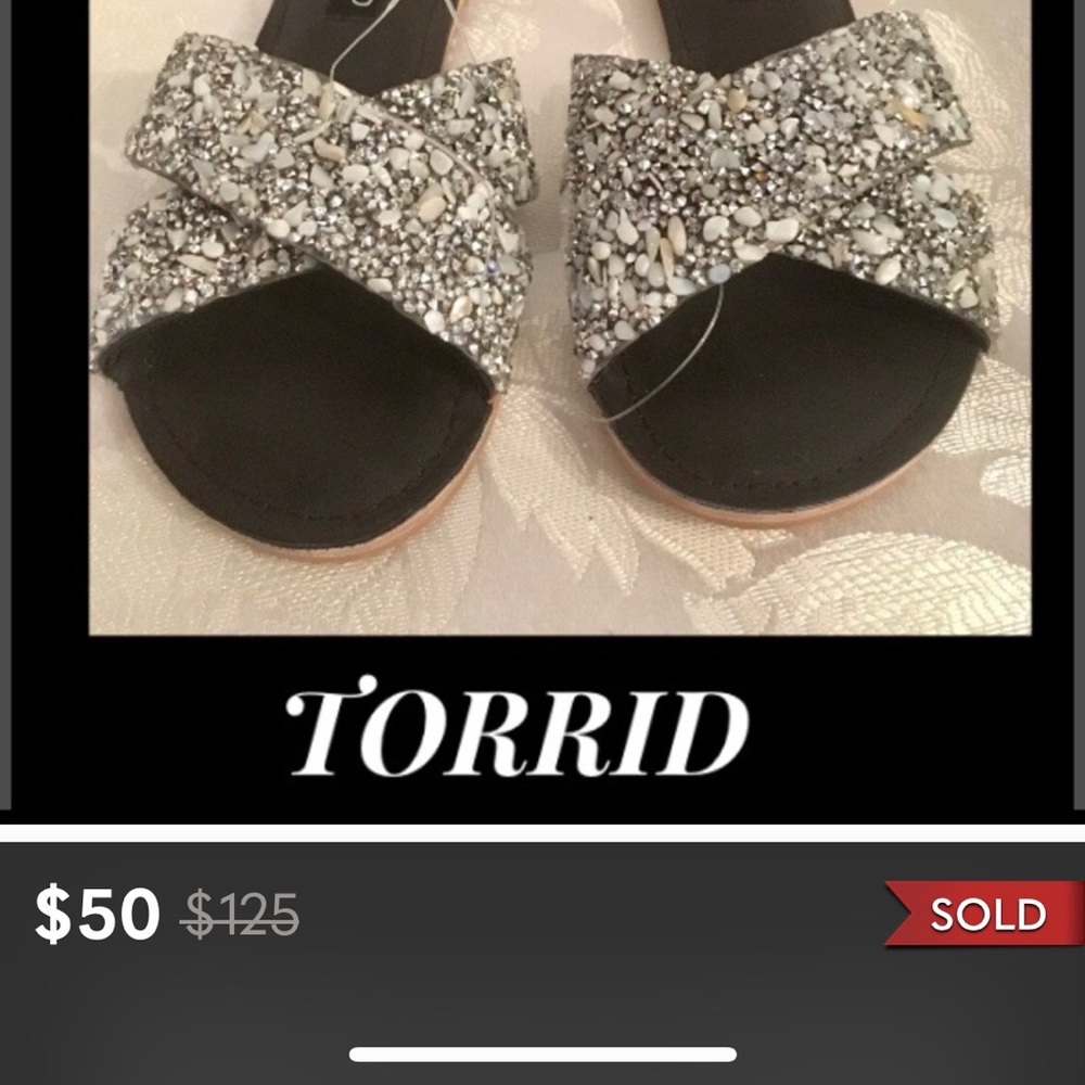 Torrid Seashell Encrusted Flat